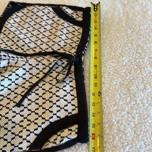 Piperlime Luxe Collection Black & white check drawstring shorts Women’s sz small - Picture 7 of 7